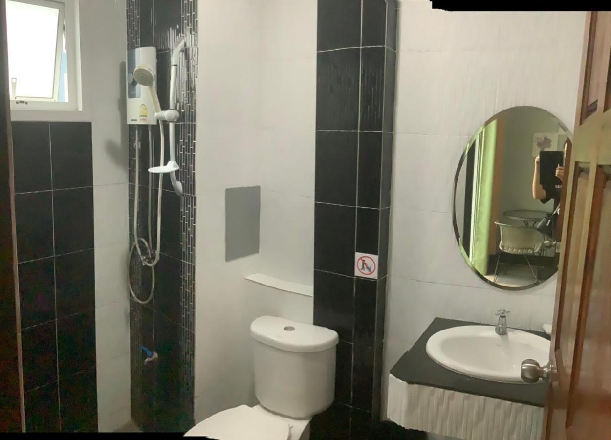 Nasa Hotel Phuket Esterno foto